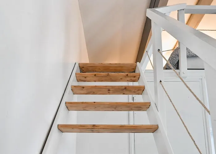 Jolie Climatise Apartment *