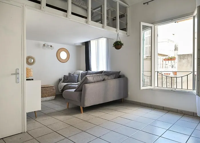 Jolie Climatise Apartment